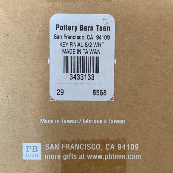 Pottery Barn Teen NIB Set of 2 Antique White Key Window Embouts Finials - Picture 7 of 9